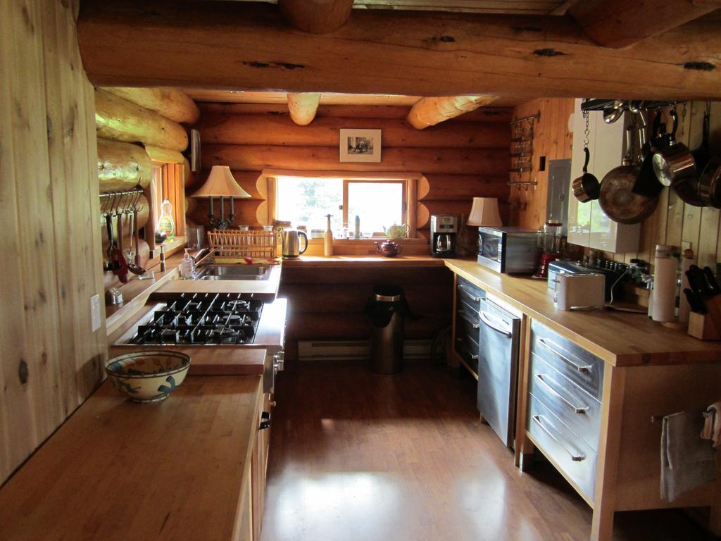 LDR Lodge - Last Dollar Ranch Smithers Zimmer foto